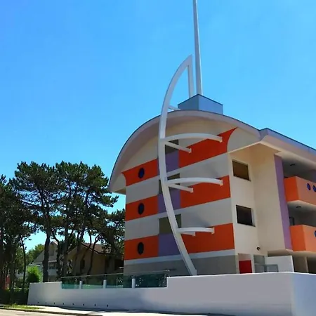 Апартаменти Calm Seaside Getaway In