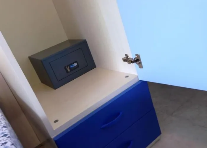 Calm Seaside Getaway In Apartment