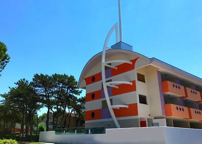 Апартаменти Calm Seaside Getaway In